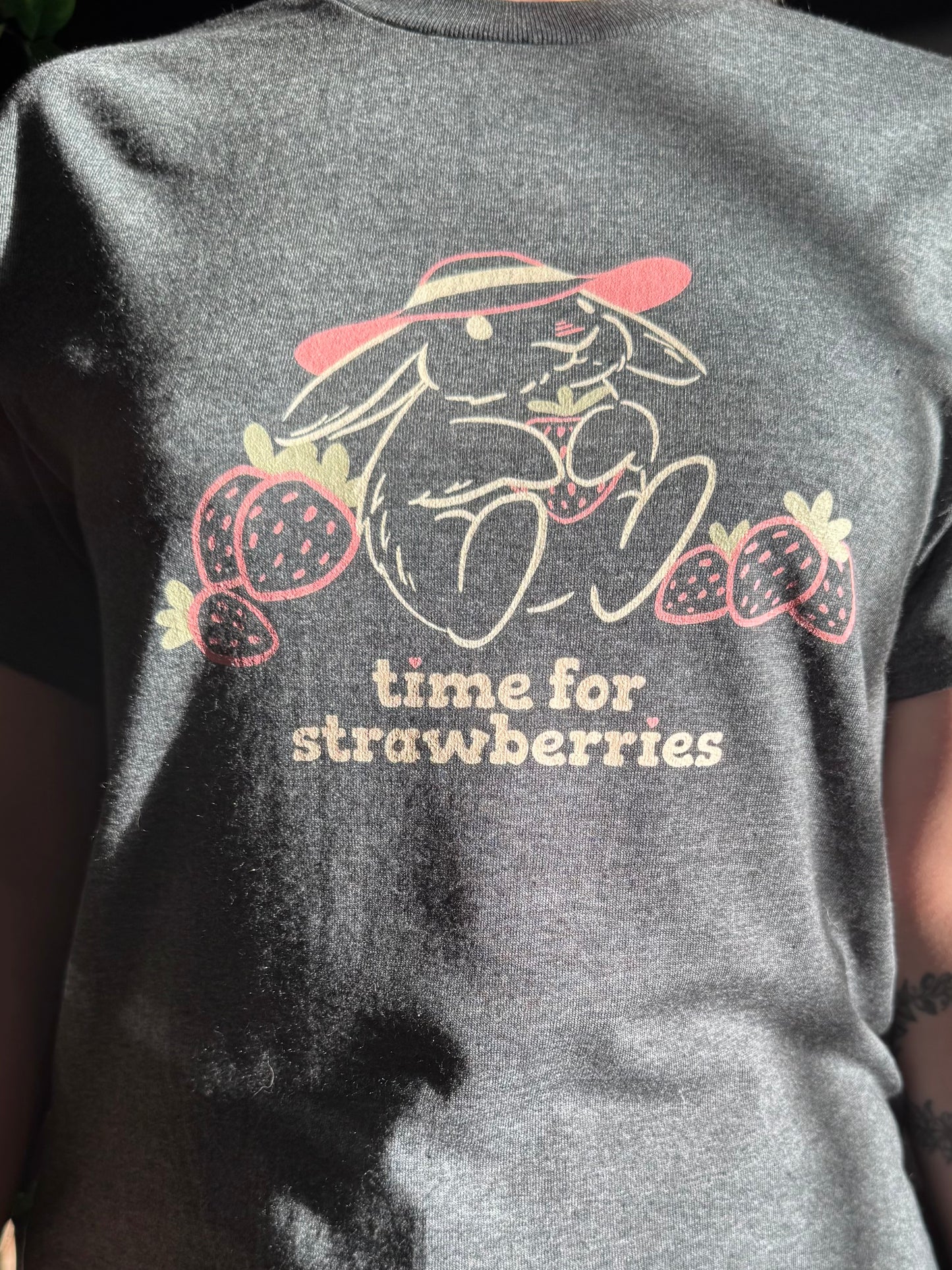 Time for Strawberries - Unisex classic tee